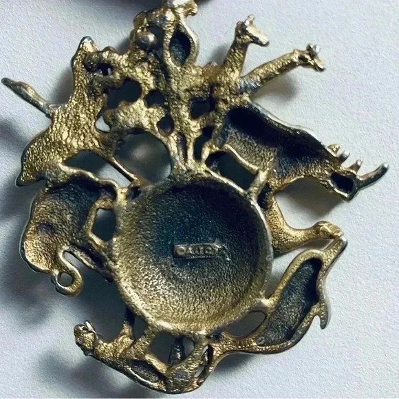 vintage ~ singed statement AJC~ pendant~Animal of the world~ gold plated ~ - Picture 3 of 5